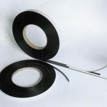 Magnetická páska extrudovaná pre výstavníctvo, samolepiaca